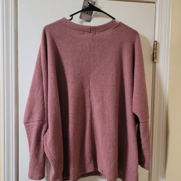 29. Cherish Sweater S - Picture 4 of 4